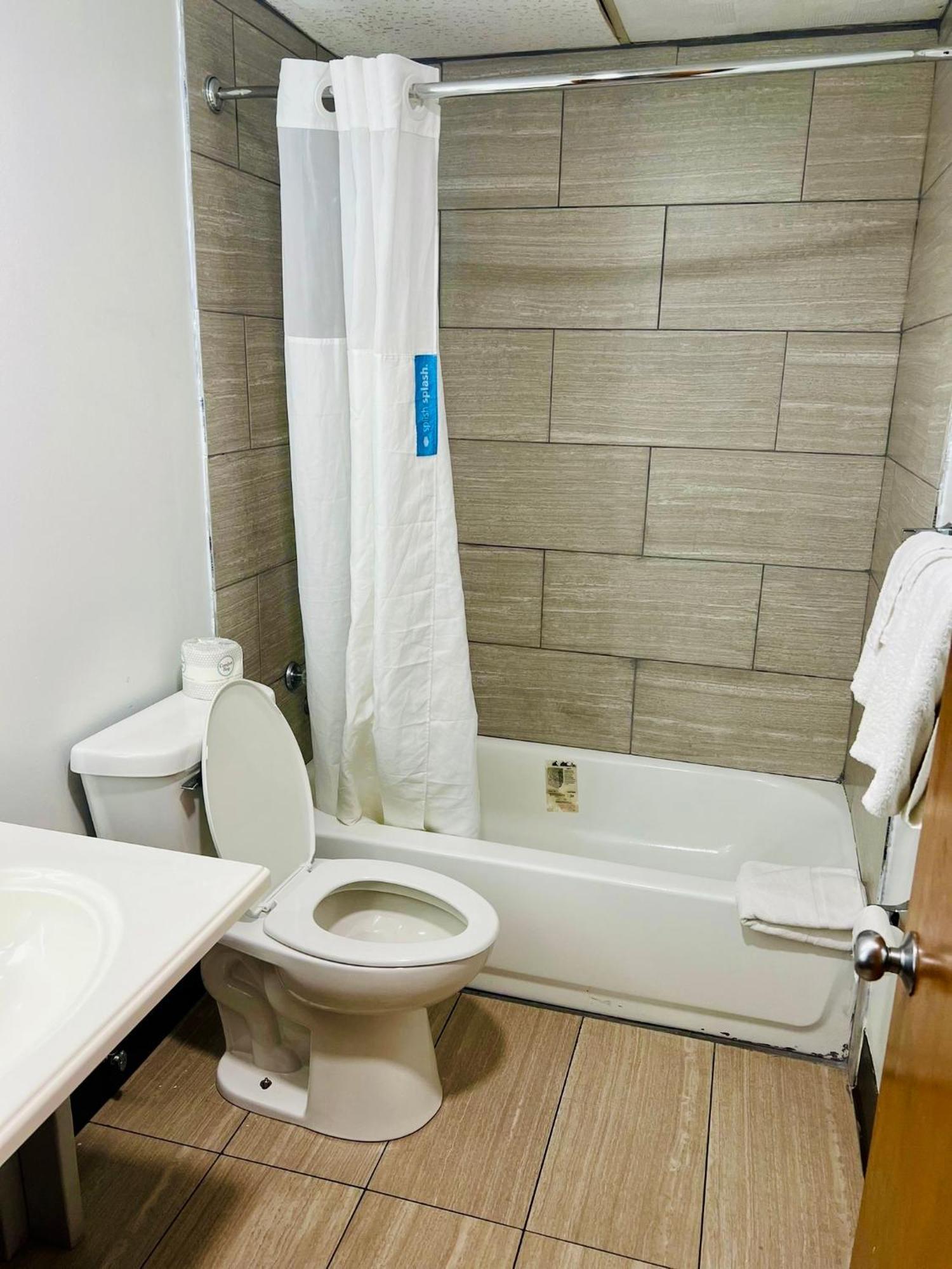 Travelodge By Wyndham Gallipolis エクステリア 写真